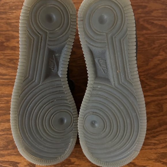 Nike Air Force 1 GS - Picture 3 of 8